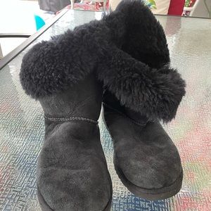 Used UGGS so warm & cozy! Cheap too!